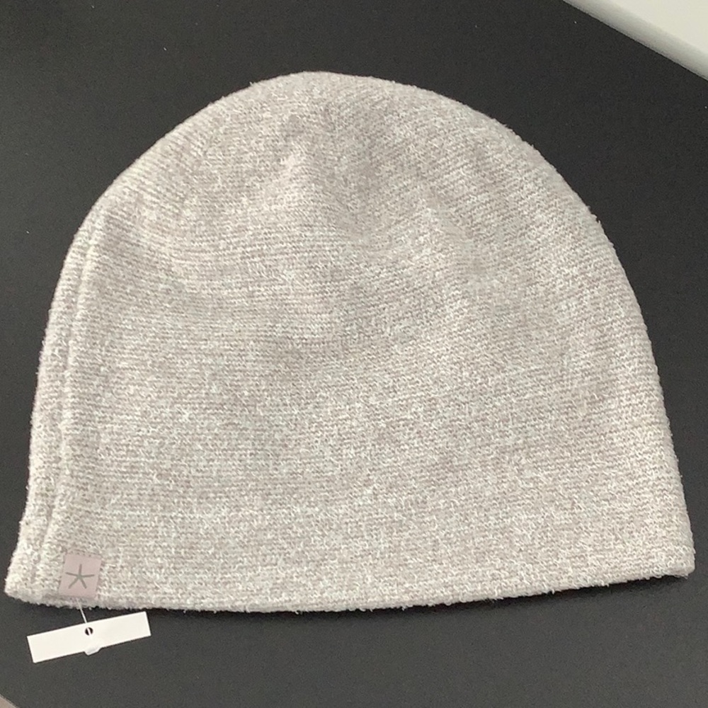 BAREFOOT DREAMS
CozyChic Lite Beanie